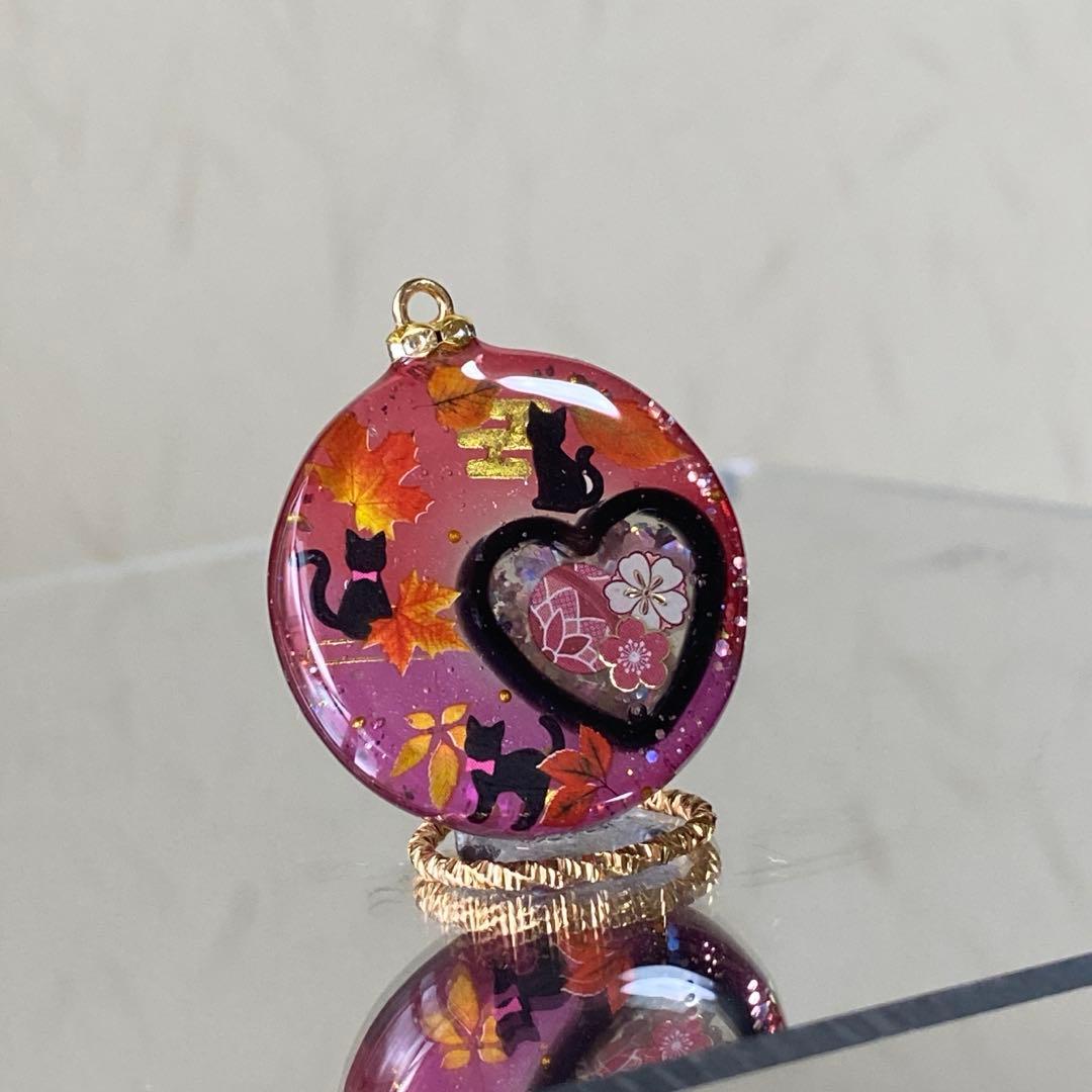 カヤ ☪︎⋆☽様〜新作 天然石 レジンネックレス 【猫紅葉】