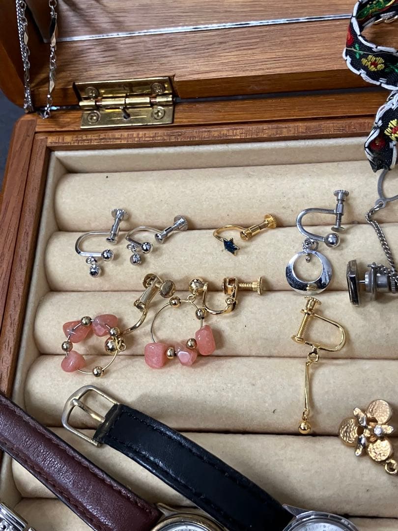 遺品整理 指輪 ネックレス イヤリング 腕時計 タイピン 金盃