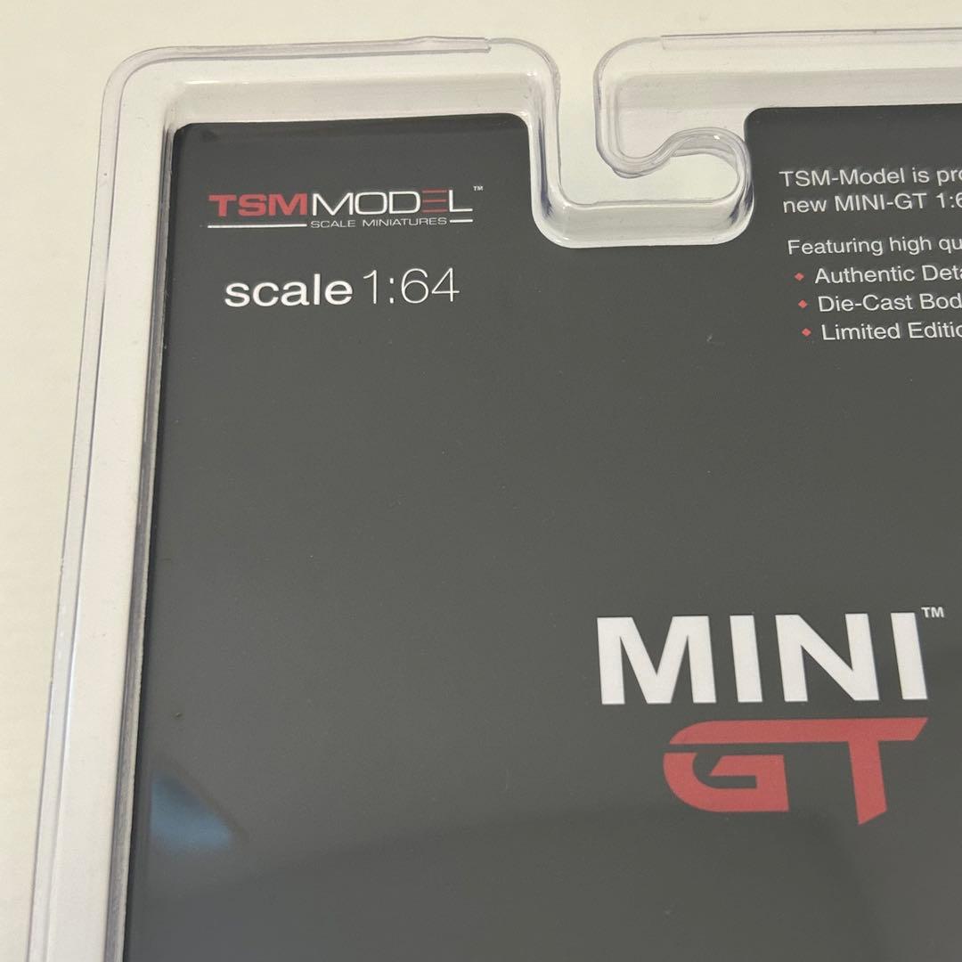 MINIGT LB★WorksNissan GT-R CondyPink1:64