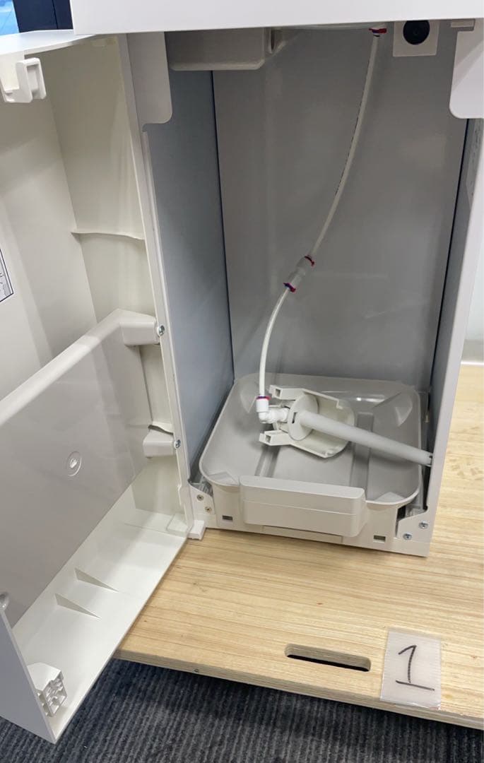 ☆中古格安！プレミアムウォーターサーバー HC22D1L-PW-WB ホワイト