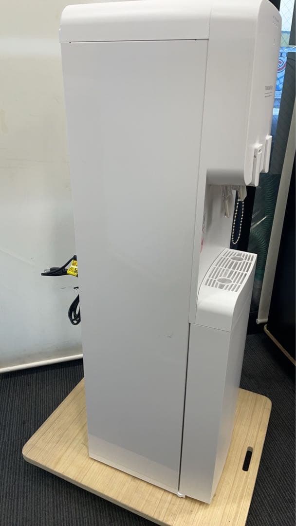 ☆中古格安！プレミアムウォーターサーバー HC22D1L-PW-WB ホワイト