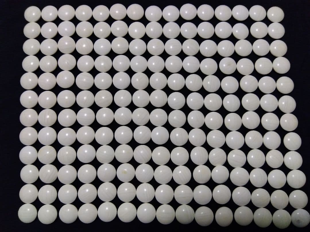 日向特製蛤碁石　実用　34号程度　特大欅碁笥　那智黒石　桐箱付き