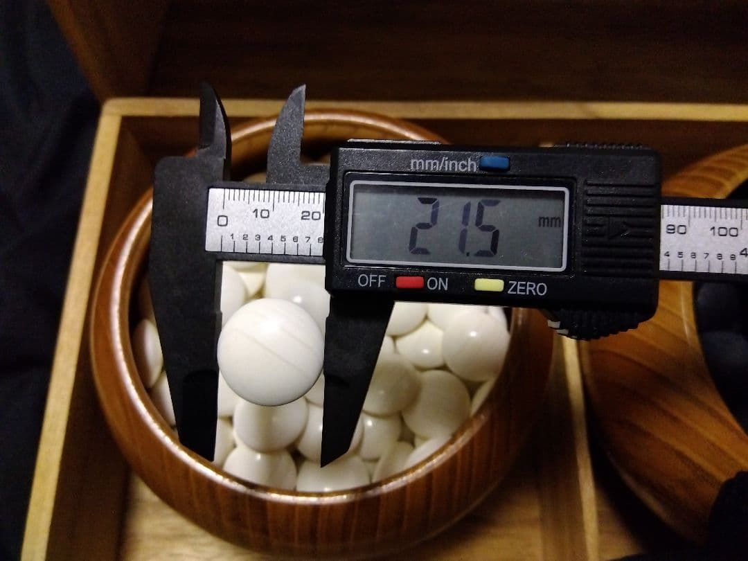 日向特製蛤碁石　実用　34号程度　特大欅碁笥　那智黒石　桐箱付き