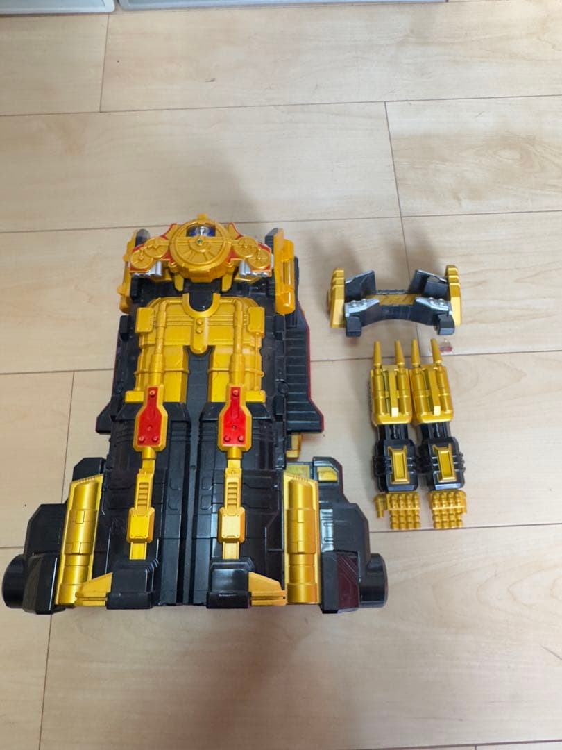 烈車戦隊　トッキュージャー　　最強合体　ビルドダイオー