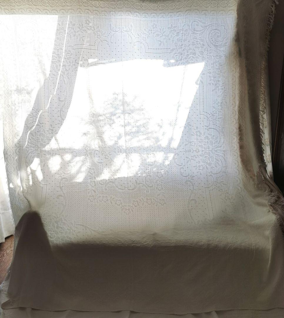 ヴィンテージ南仏 ピケドプロヴァンス メダイヨン＆花籠 交差フリンジ