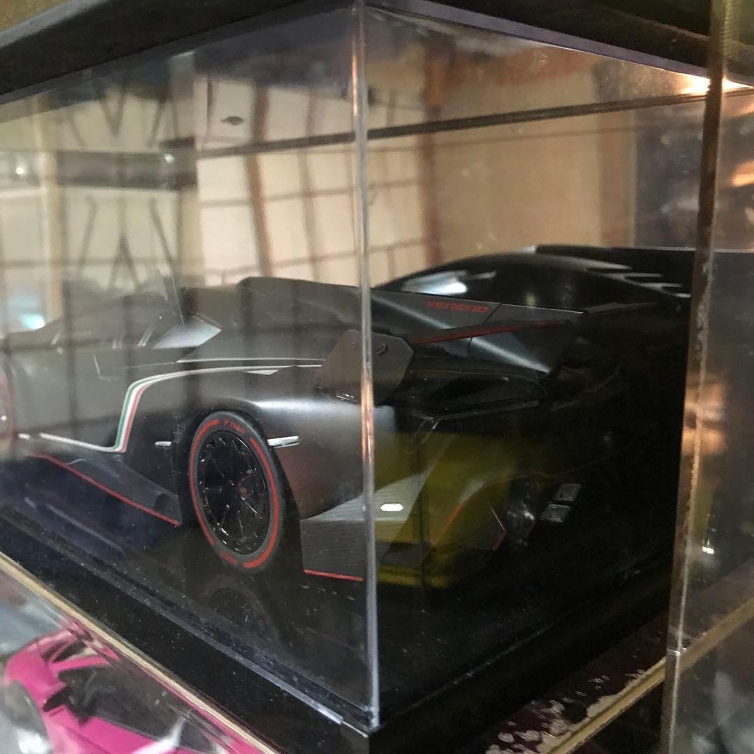 Lamborghini Veneno 1/18 スケール 黒