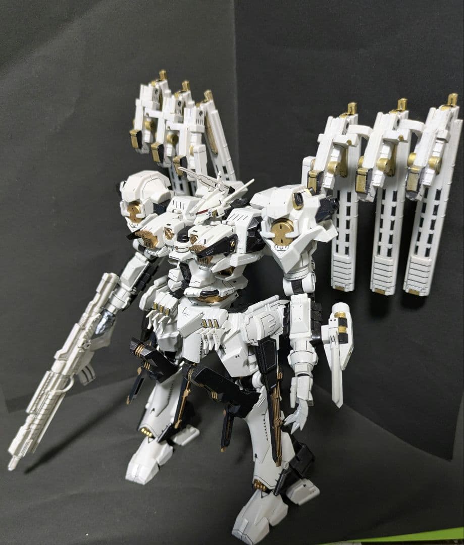 アーマードコア ノブリス・オブリージュ 塗装済み プラモデル