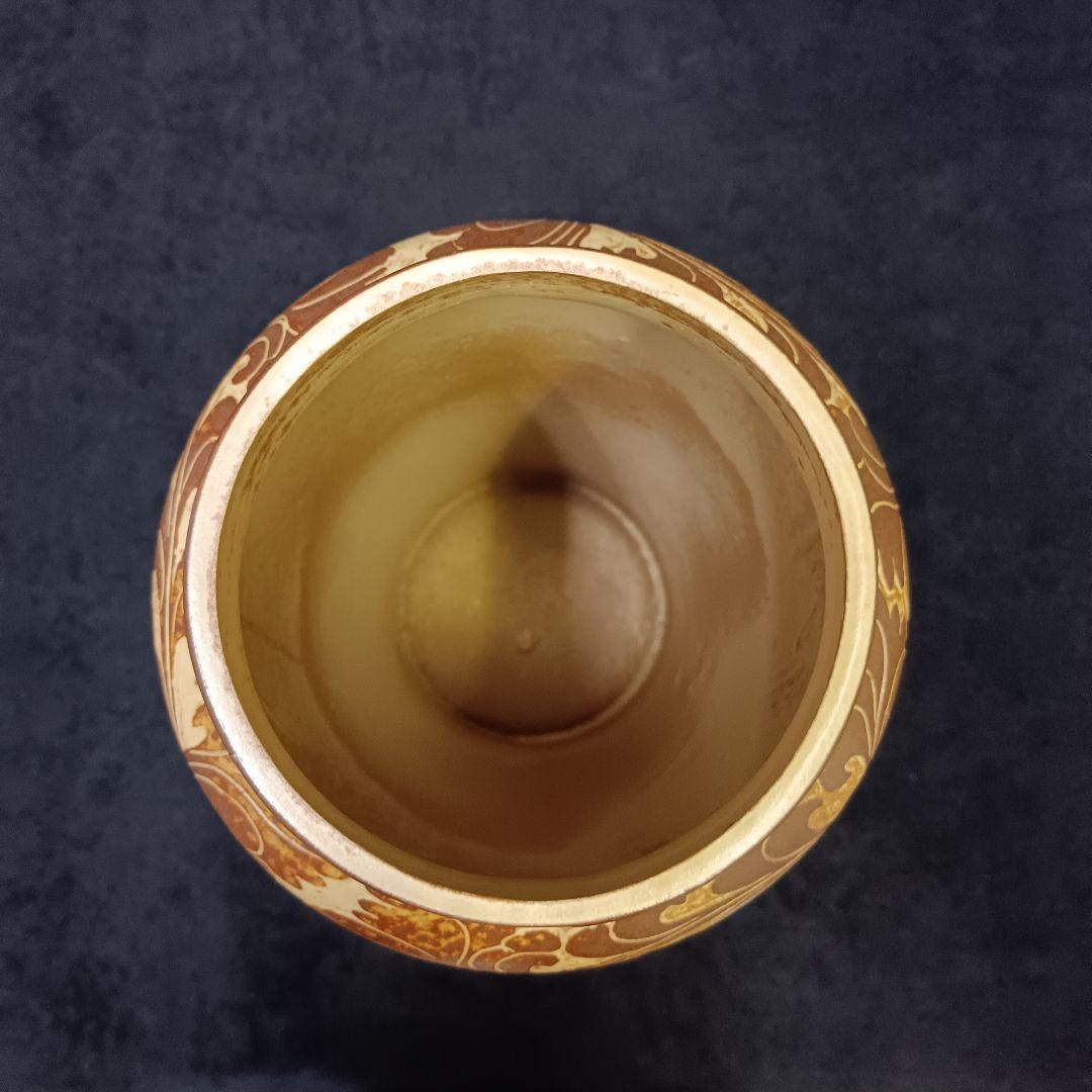 花模様の陶器花瓶
