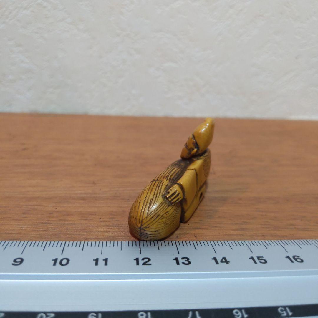 時代提物 人物根付 天然素材 在銘一之【翁と米俵】横幅