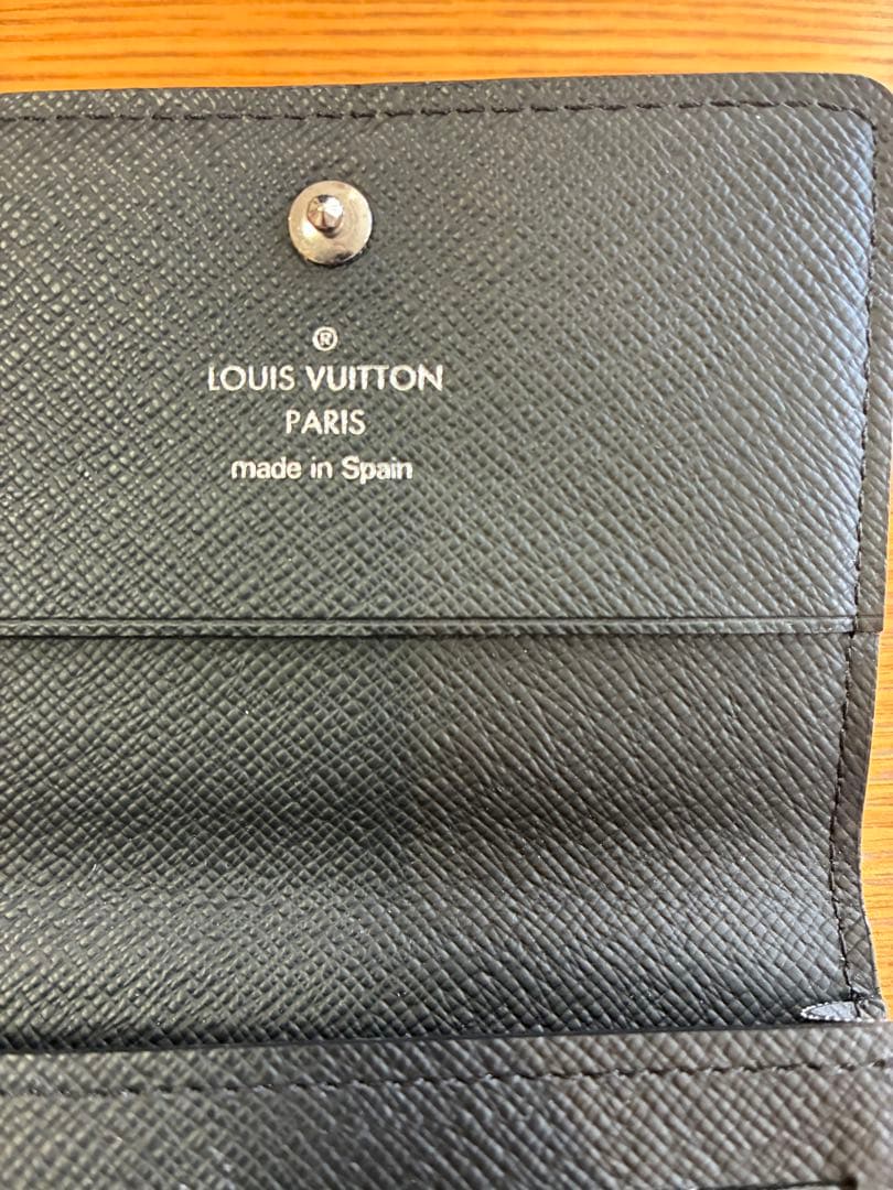 Louis Vuitton エピレザー 名刺入れ ブラック