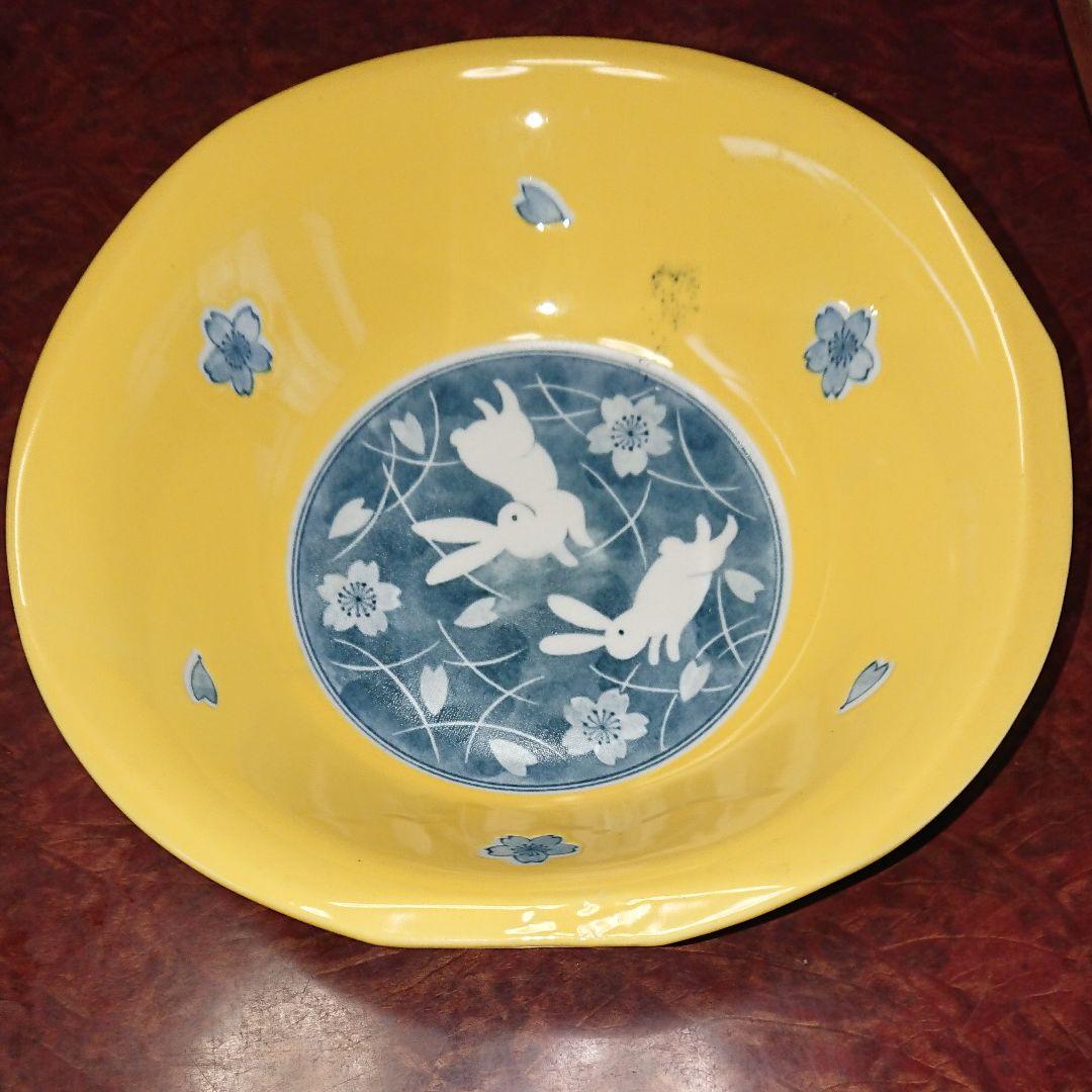 透かし陶器大鉢と黄色うさぎ大鉢・未使用品 透かし陶器大鉢