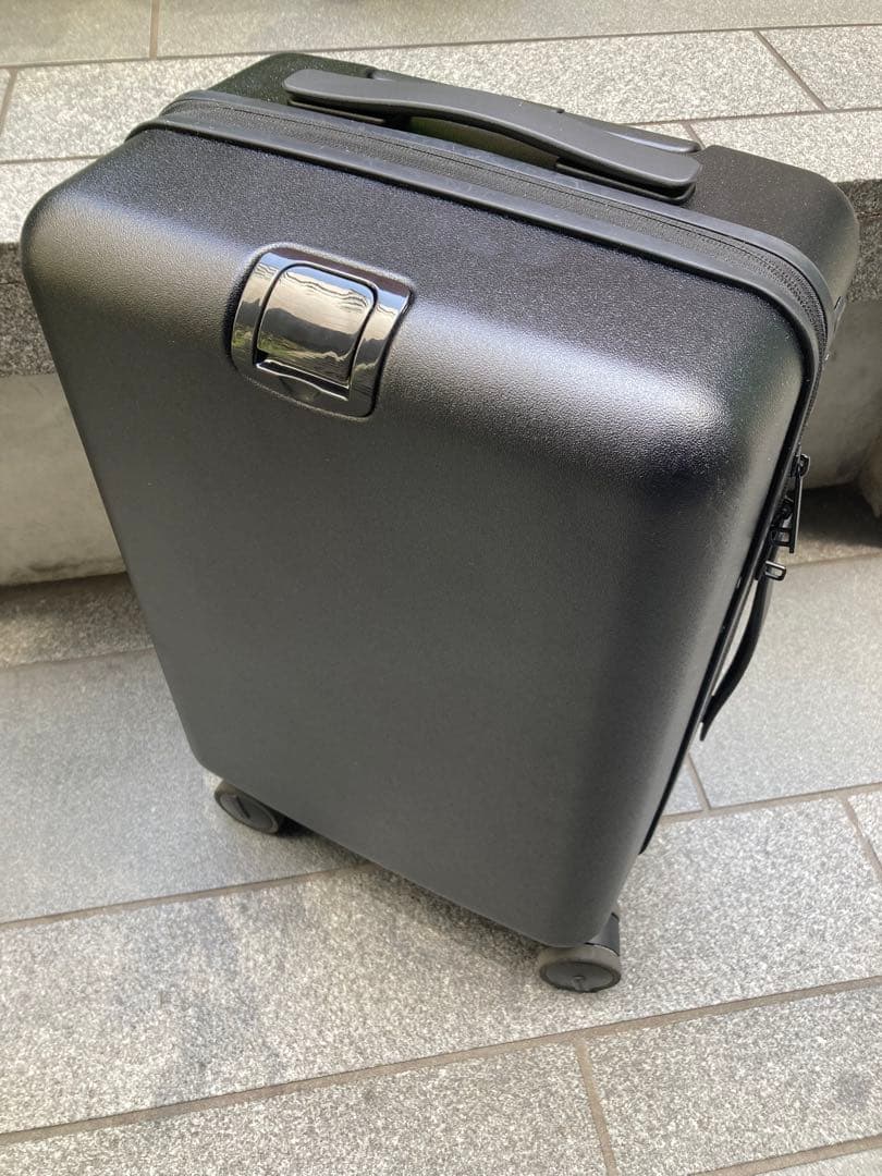 AUCENTIC ESSENTIAL LUXE SUITCASE - メルカリ
