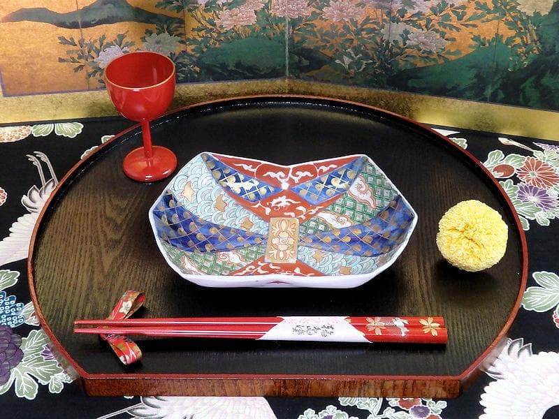 古伊万里 金襴手 波千鳥に幾何学紋の図 熨斗型変形皿