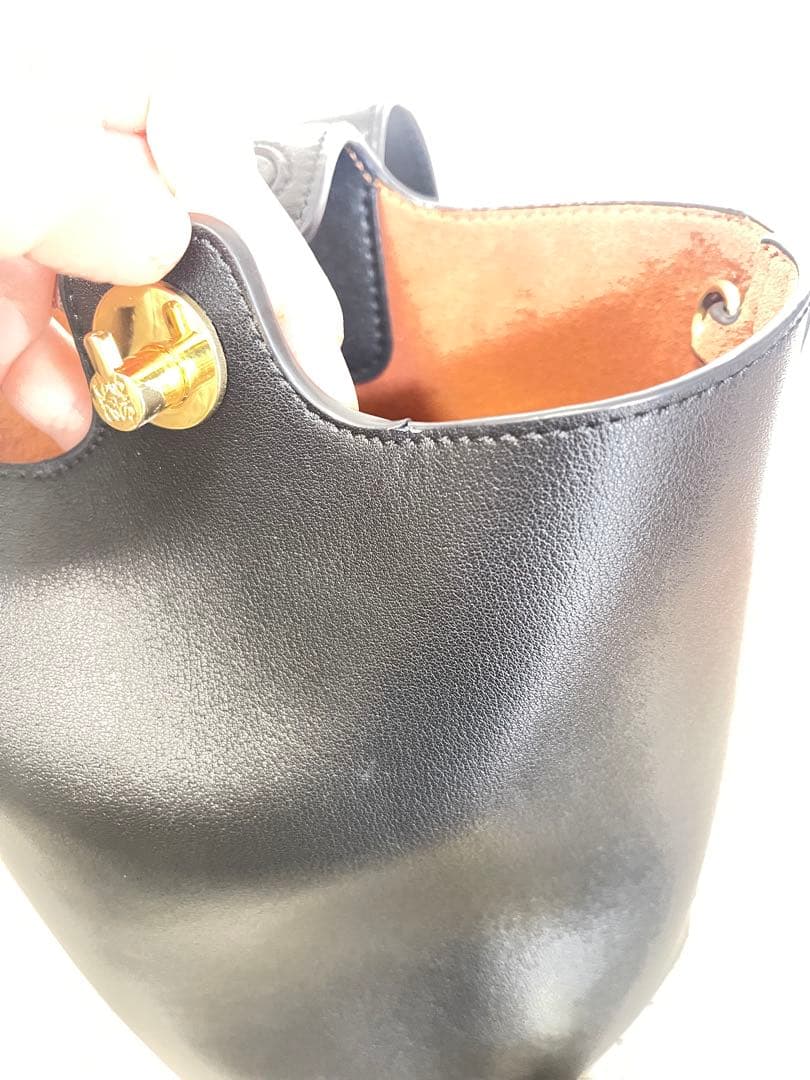 レザー バケツ型 ショルダーバッグ 黒 バケツバッグ ペブル ハンドバッグ