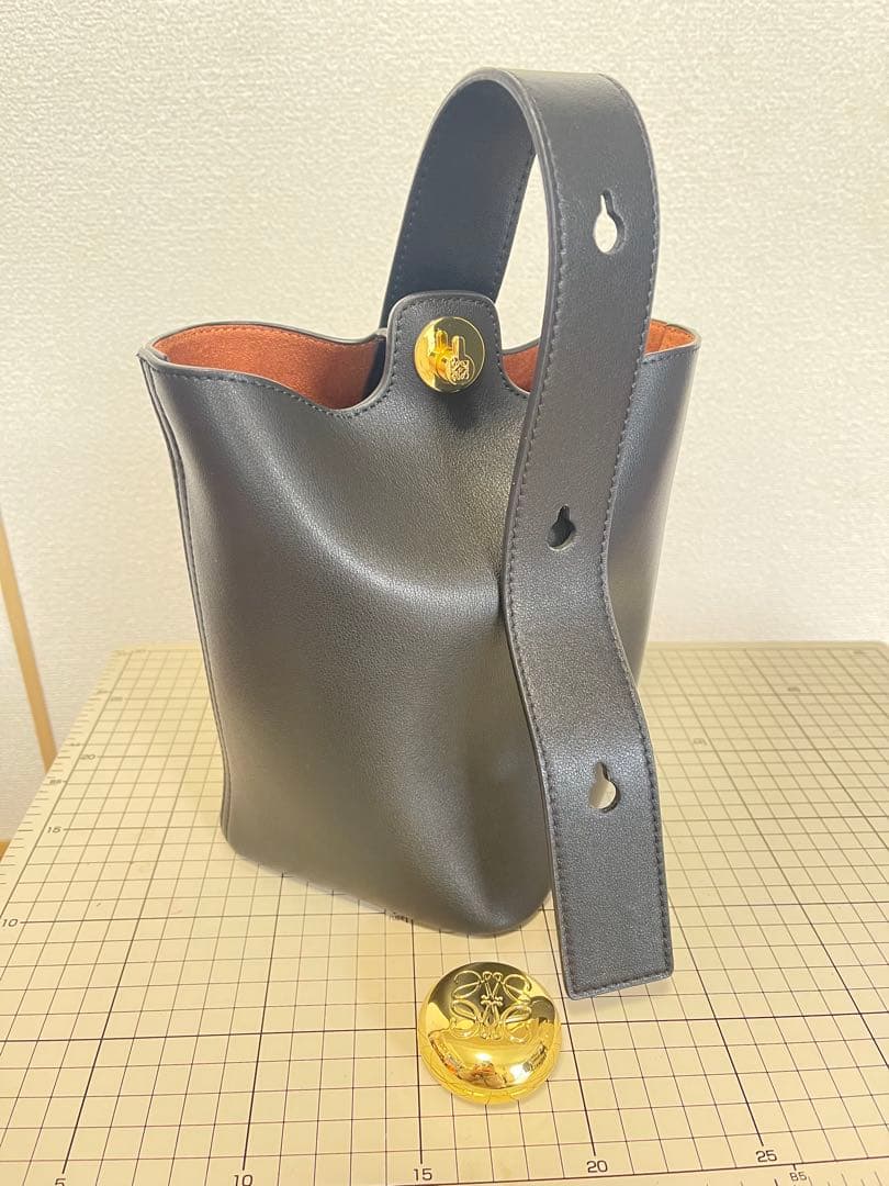 レザー バケツ型 ショルダーバッグ 黒 バケツバッグ ペブル ハンドバッグ