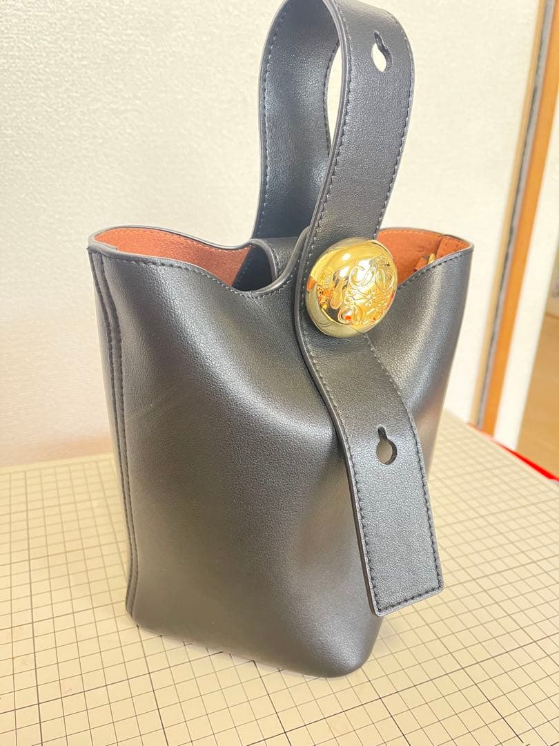 レザー バケツ型 ショルダーバッグ 黒 バケツバッグ ペブル ハンドバッグ