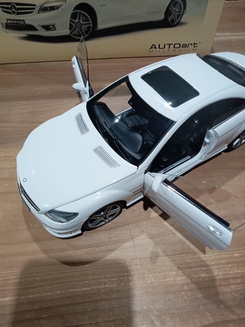 ゆうたん　1/18　メルセデスベンツ　CL63 AMGミニカー　ホワイト