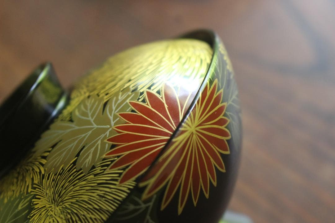 デッドストック！上質黒漆に極上菊詰沈金蒔絵のお椀2点（検輪島塗蒔絵椀雑煮椀