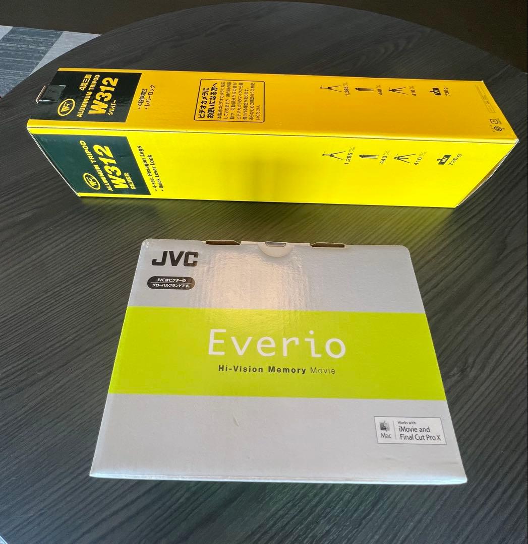 【新品・未使用】Victor JVC Everio GZ-E750-R 三脚付き