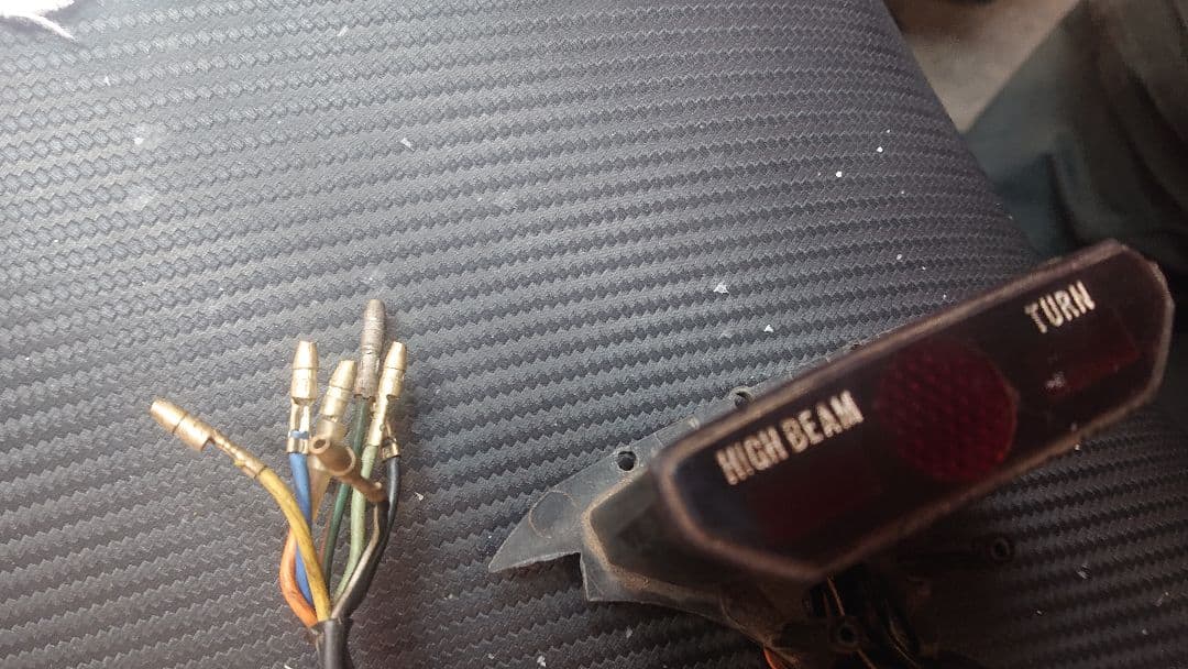 スズキ GT380 gt550 国内メーター部品 速度警告灯 組み換え用 - メルカリ