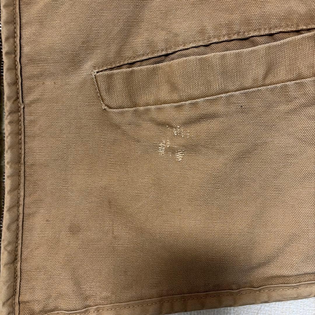 カーハート　ダックベスト