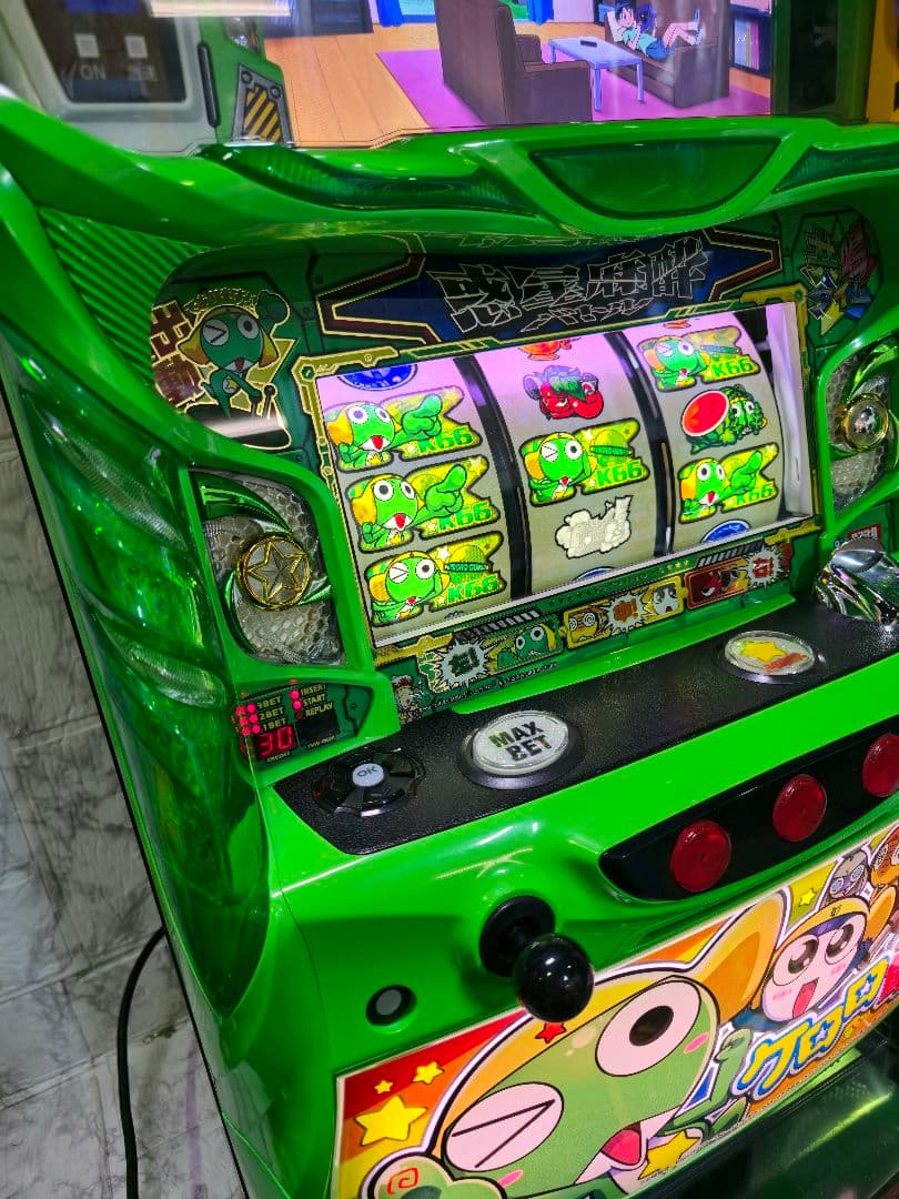 カエルくんの店@プロフィールみてね‼︎様 ケロロ軍曹 パチスロ実機