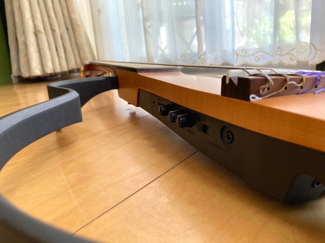 YAMAHA サイレントギター SLG-100N 全ての付属品及びケーブル