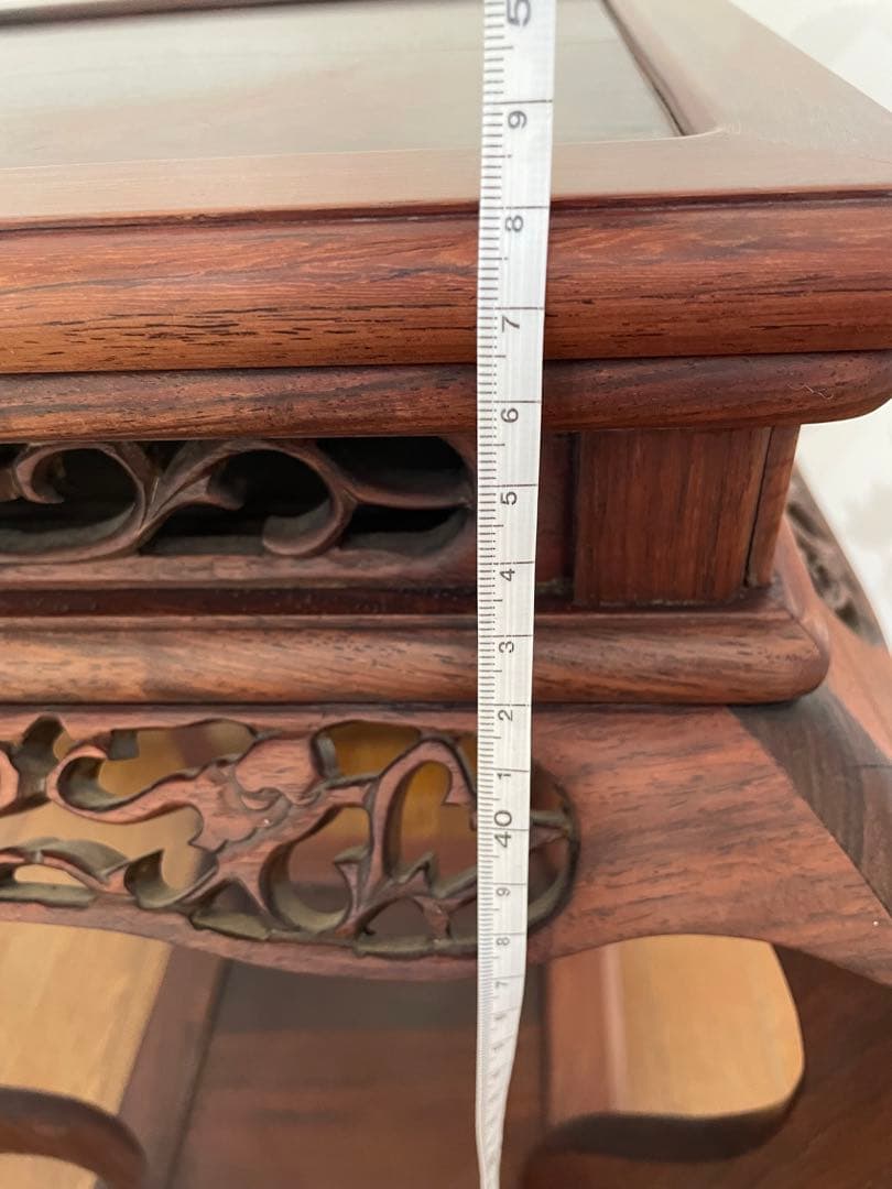 木製彫刻サイドテーブル 飾り棚 彫刻 唐木無垢材 猫脚 透かし彫刻彫り 高卓