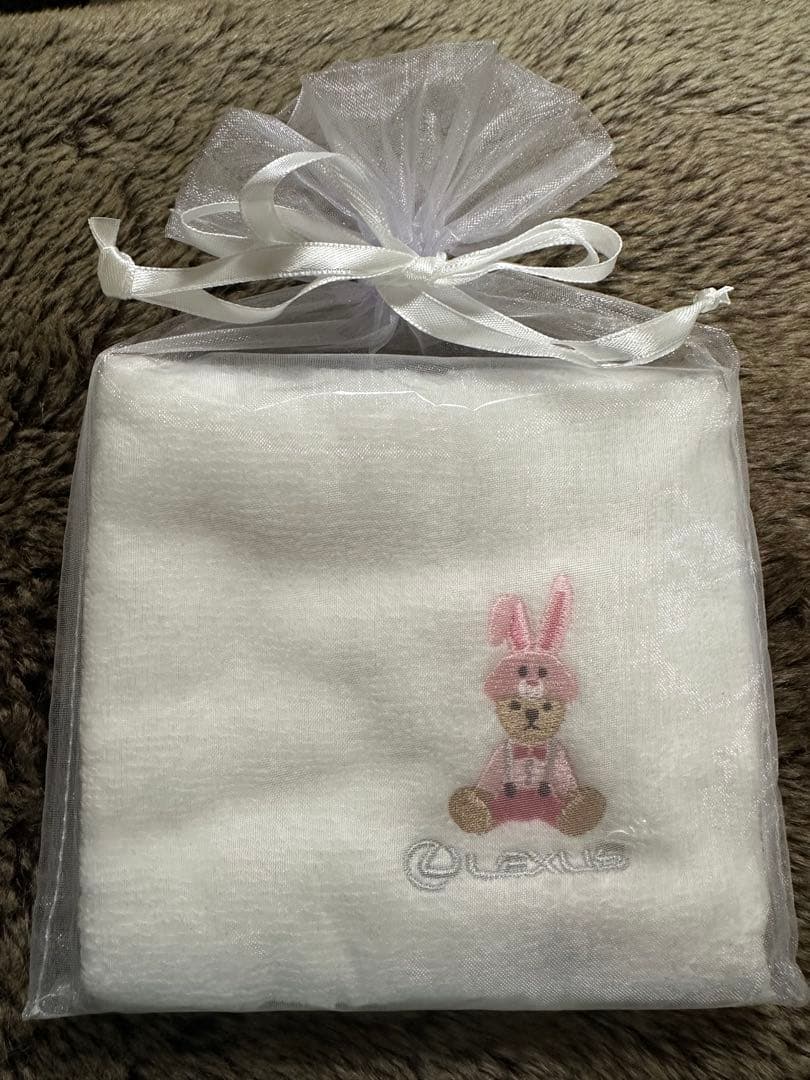 Lexus オリジナル タオルハンカチ 干支（卯） テディベア - メルカリ