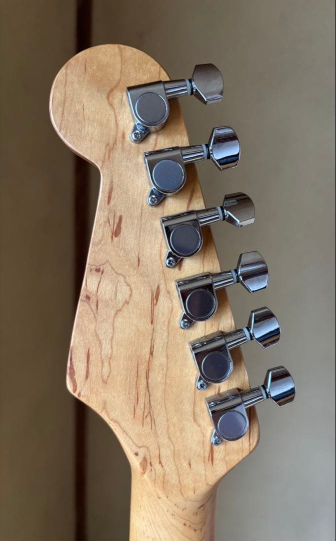 セルダーエレキギター ストラトキャスタータイプ3ピックアップ【品】