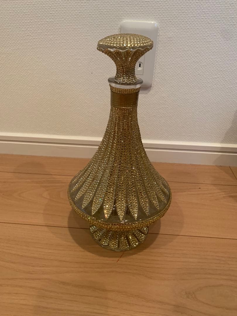 装飾的な金属製ボトル トラディション 空瓶