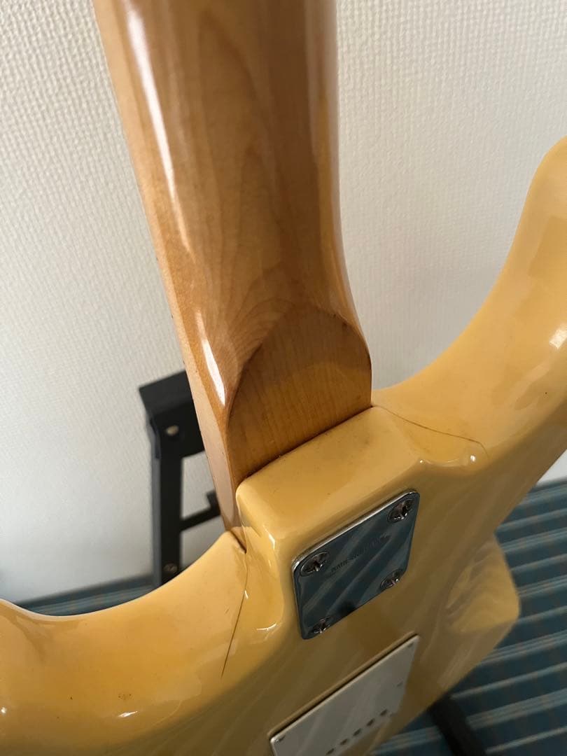 Fresher Straightener エレキギター クリーム色