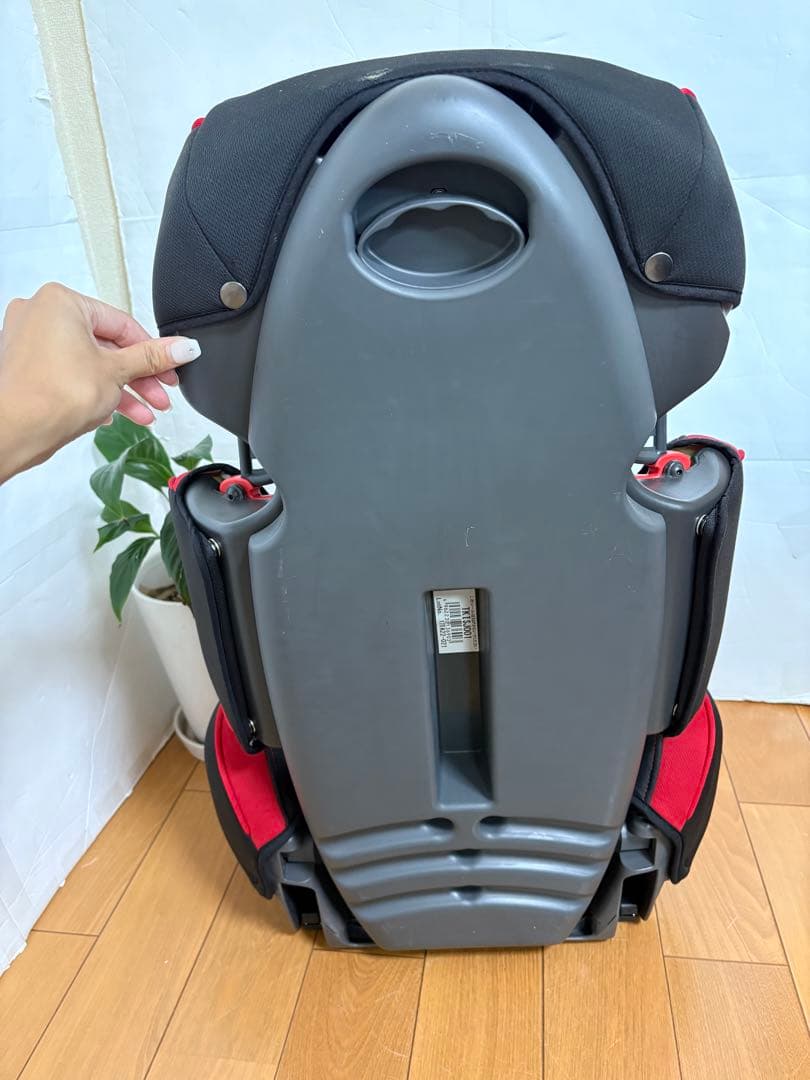 【送料無料】TAKATA　ジュニアシートISOFIX チャイルドシート　取説付き