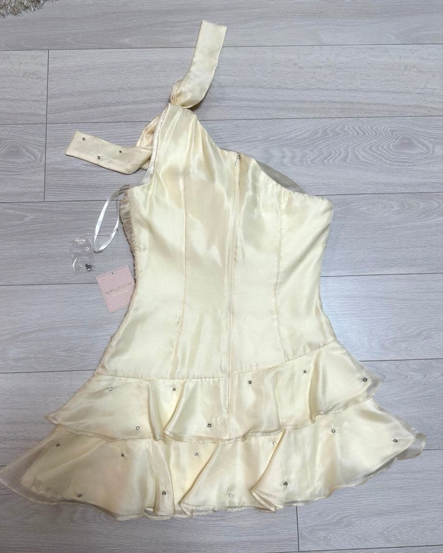 ROBE de FLEURS サテン　ワンショルダー　リボン　　キャバドレス