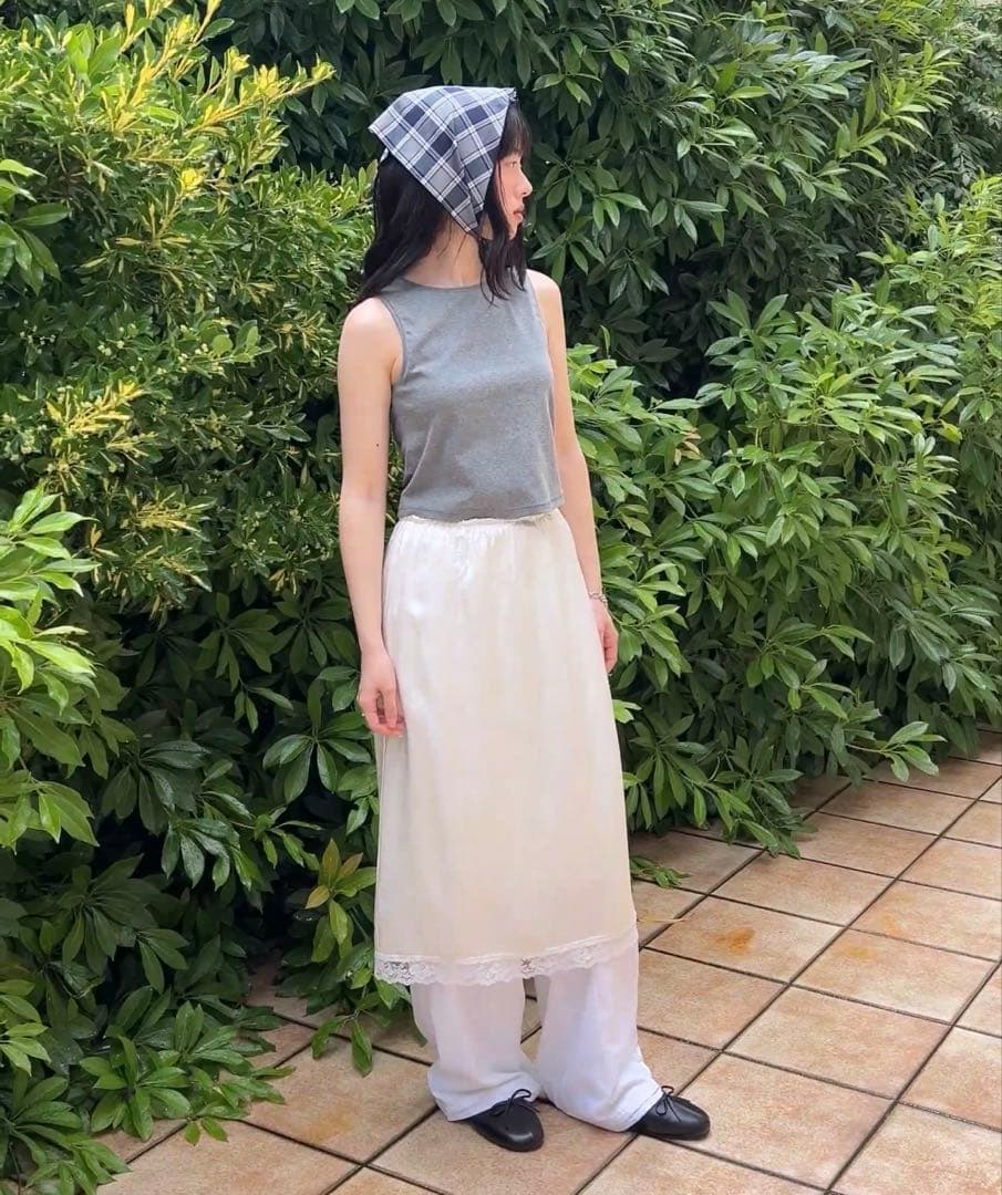 新品未使用タグ付き　giunon クラッシュサテンレーススカート