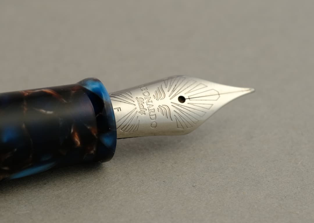 レオナルド 万年筆 モーメントマジコ ピエトラサラータ F