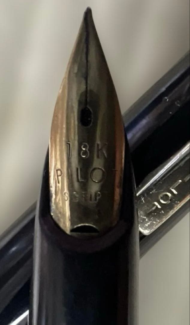 大幅値下げ‼️ 18K大型ペン‼️ PILOT Elite ポケット型高級万年筆 黒