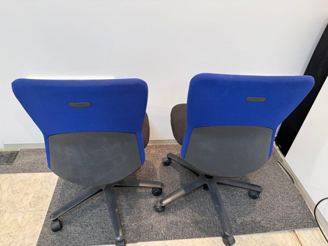 内田洋行椅子2脚 ルディオチェア/ミドルバック肘なしLLA2-100型 - メルカリ