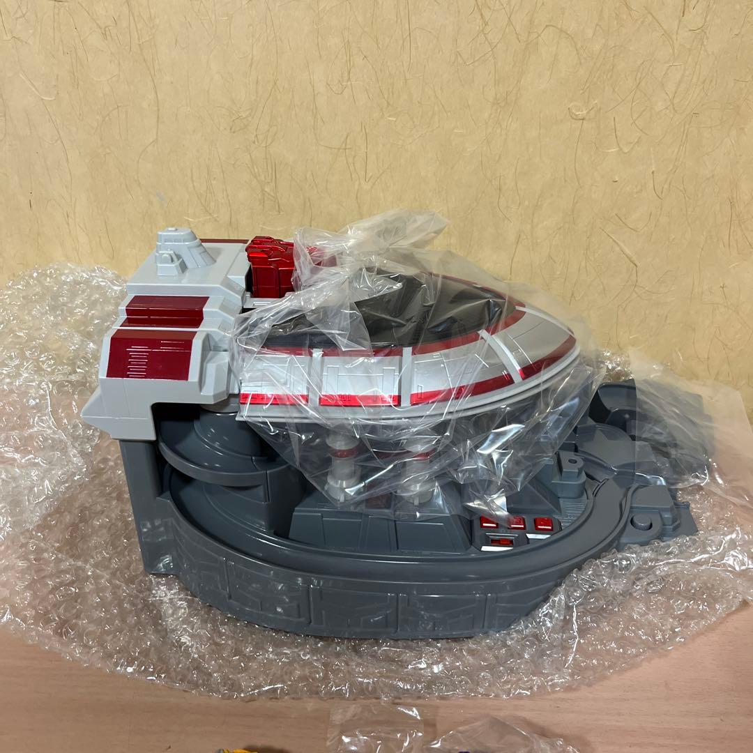 レア⭐️ ウルトラマンマックス 電動出撃基地 DXベースタイタン - メルカリ