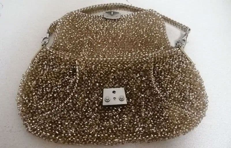 美品アンテプリマ　ゴールド パーティーバッグ