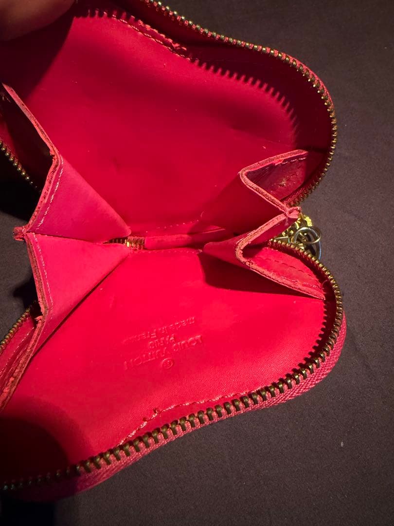 ルイヴィトン ケース ポルトモネクール ハート モノグラムヴェルニ 赤