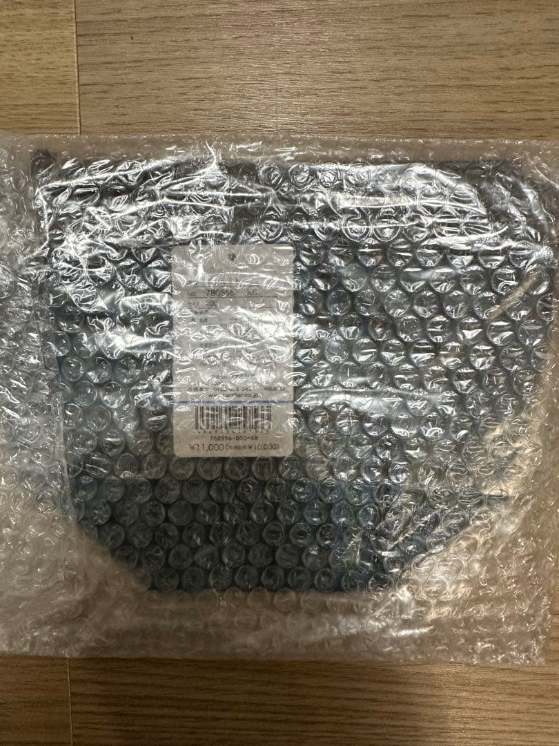 ファミリアナイロン舟型ポシェット(青系ファミリアチェック)