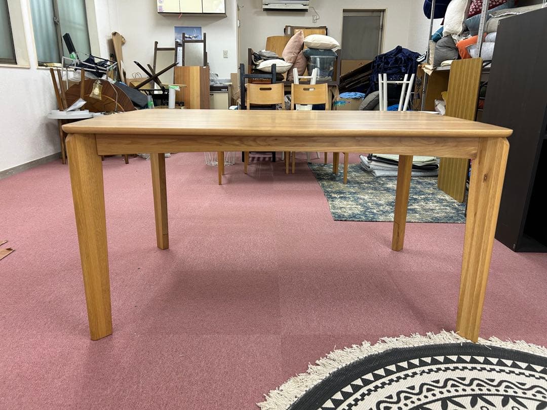 モデルルーム展示品オーク無垢のダイニングテーブル