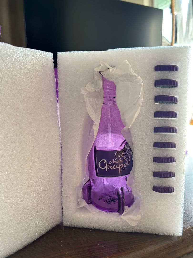 Fallout　ヌカ・コーラ・グレープ　ガラスボトル＆キャップ