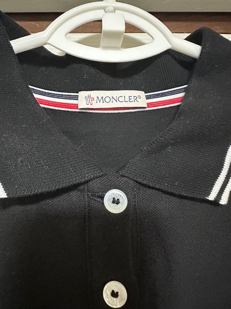ra-men　未使用　moncler モンクレール　ポロシャツ　黒　Ｍサイ
