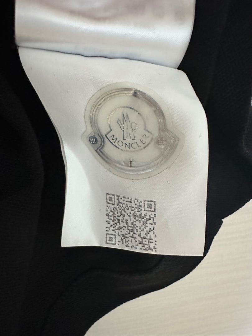 ra-men　未使用　moncler モンクレール　ポロシャツ　黒　Ｍサイ