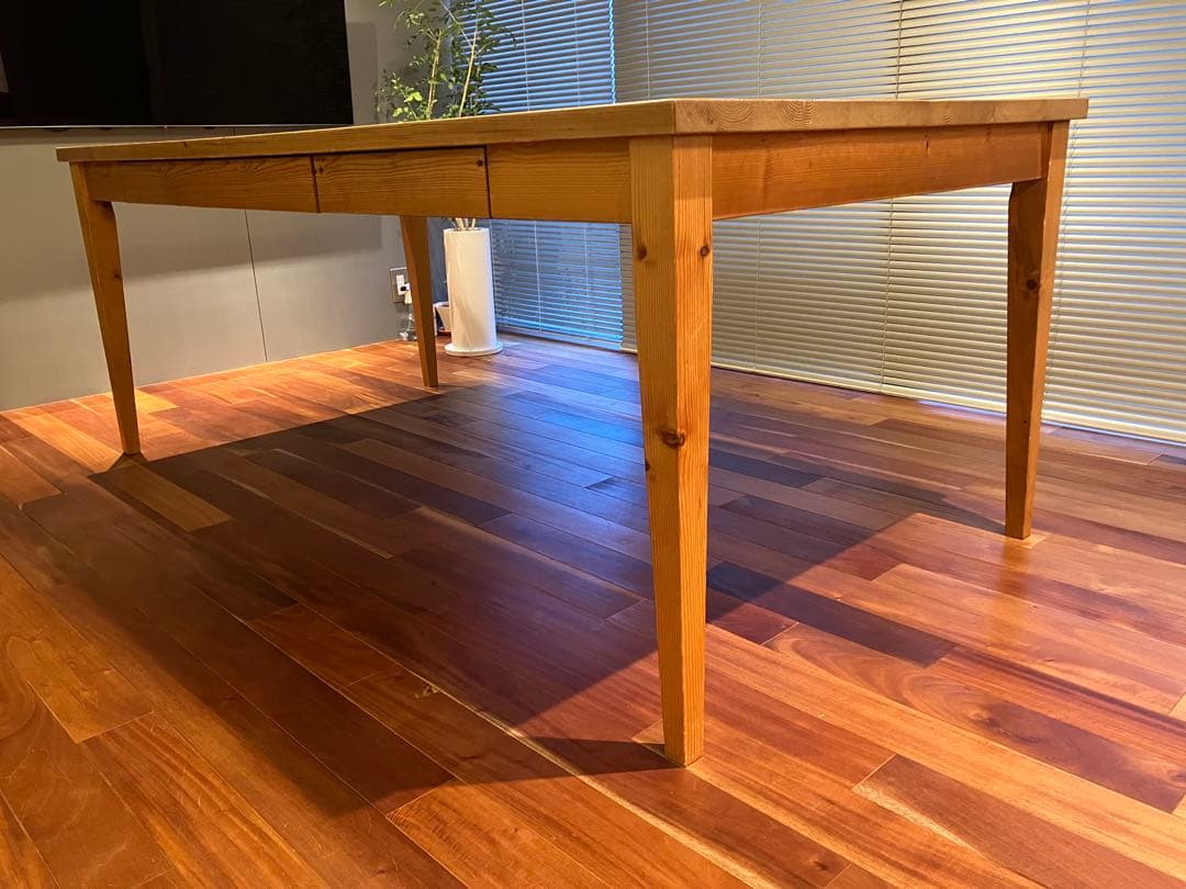 無垢材木製ダイニングテーブル 引き出し付き