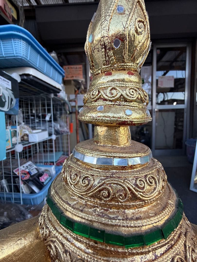 手彫りの金箔タイの天使像：レインツリー木製モザイク象嵌 - メルカリ