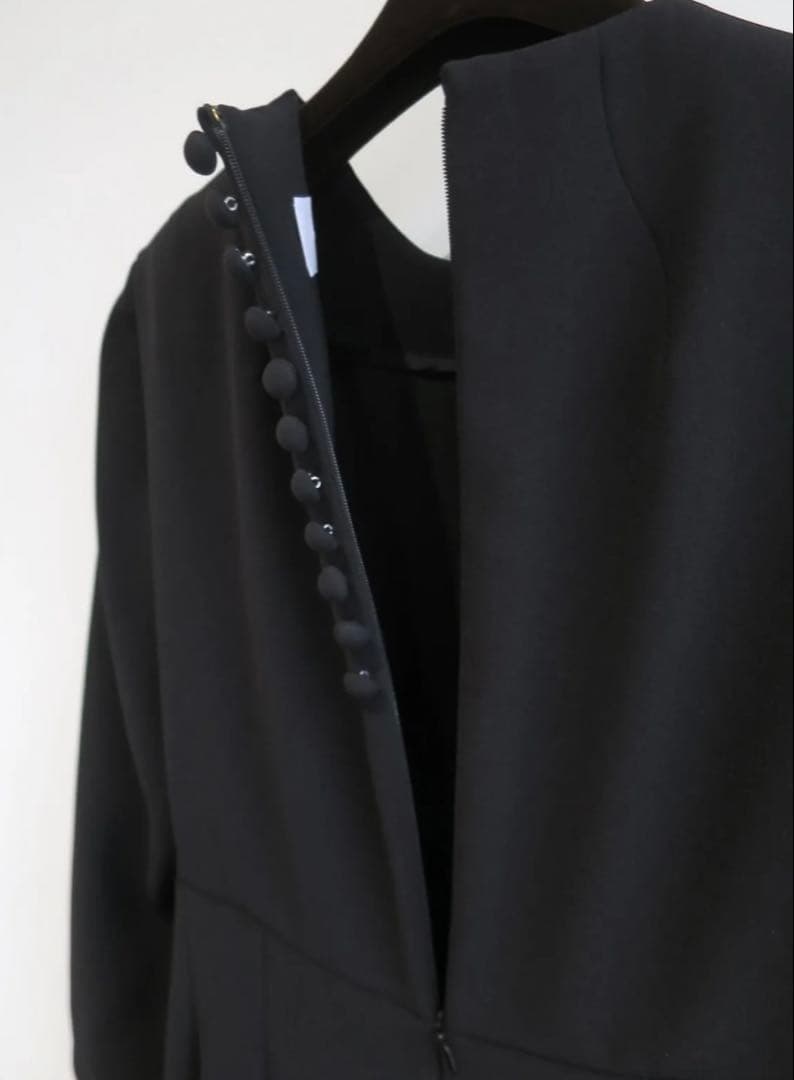 最終値下げMameKurogouchiシルクレースカフドレス 2024ss - メルカリ