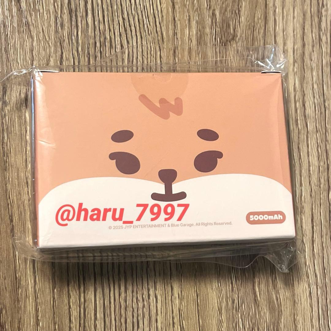 DAY6 パワーバンク ke 充電器 クリコン the present